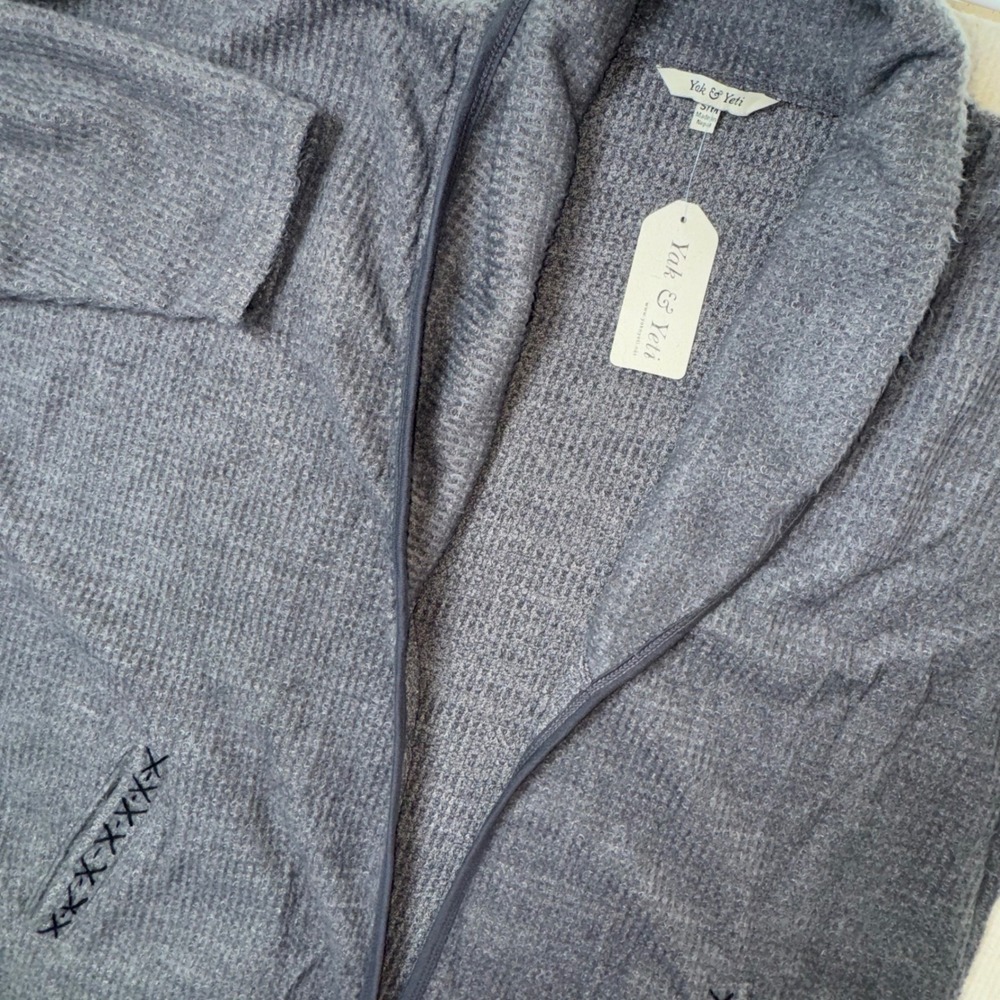 Yak & Yeti Cardigan Womens S/M Gray Waffle Knit Cross Stitch‎ Pocket